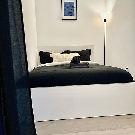 Elegant Condo Near Eaton Centre Mall 토론토 외부 사진